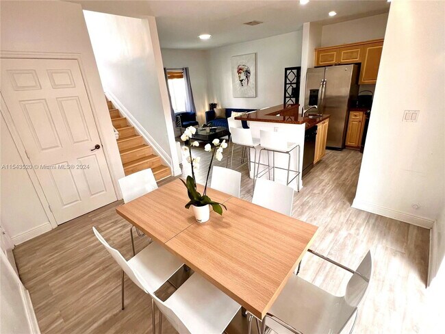 Photo - 5984 SW 8th St House