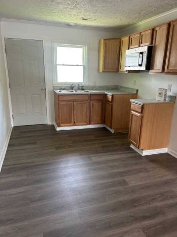 318 Richmond Rd Unit 2, Rockingham, NC 28379 Room for Rent in