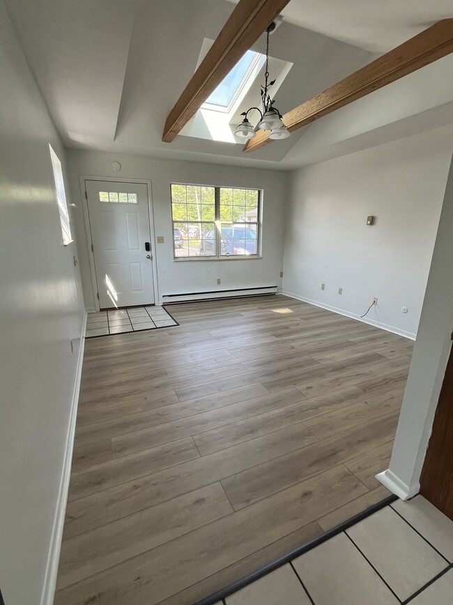 Building Photo - 1018 Arrowhead Dr