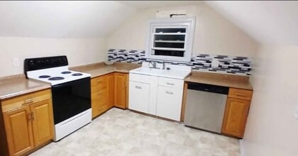 Building Photo - 1500 Mulberry St