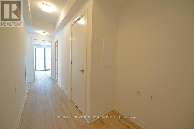 Photo du bâtiment - 50A-3250 Charles St E