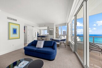 Building Photo - 4343 Collins Ave