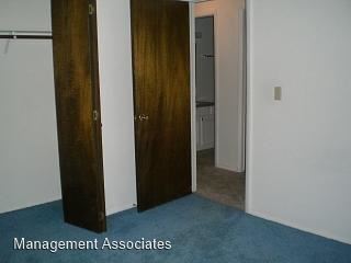 Building Photo - 509 N Black Ave