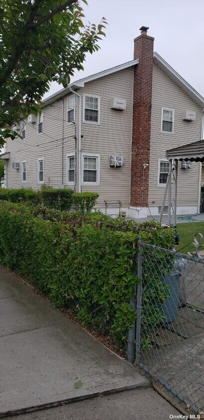 Building Photo - 225-15 147th Ave