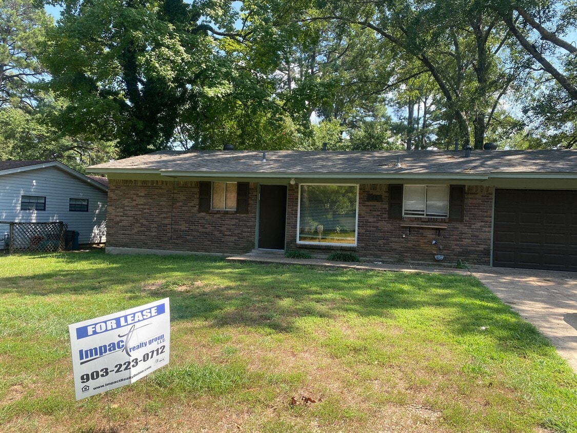 Primary Photo - 22 Wisteria Dr