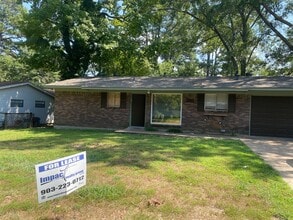 Building Photo - 22 Wisteria Dr