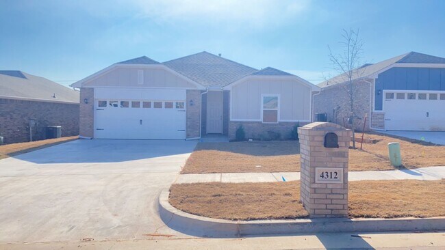 Foto del edificio - 3 Bedroom 2 Bathroom 2 Car Garage Home in Oakdale School District