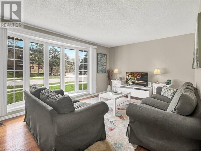 Building Photo - 267 Kingswood Dr