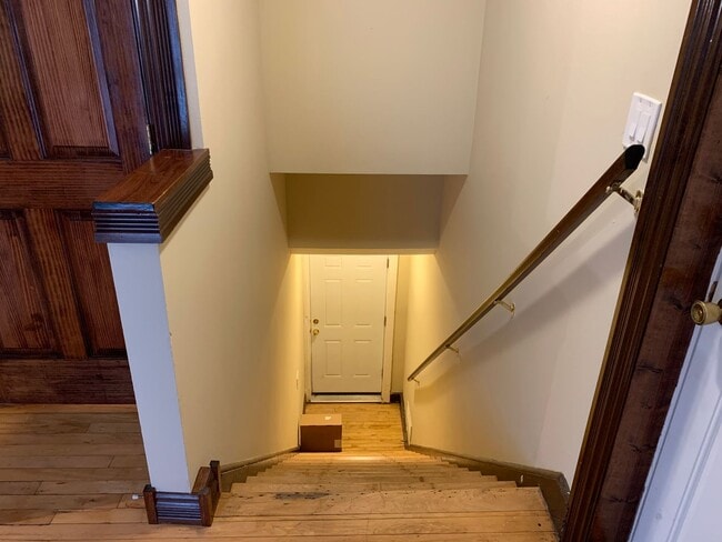 Building Photo - 2261 S Mound St