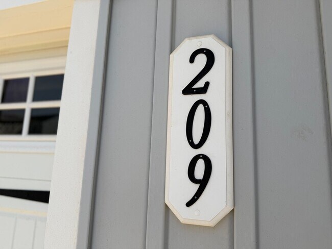 Foto del edificio - 209 Arches Ln