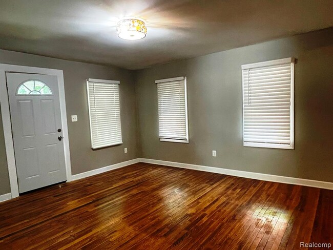Foto del edificio - 815 Rickett Rd