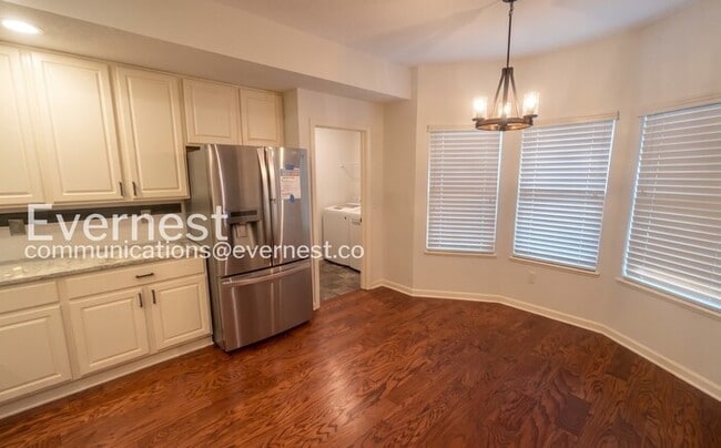 Building Photo - 3 Bed/2.5 Bath Home with Garage / Available Now!