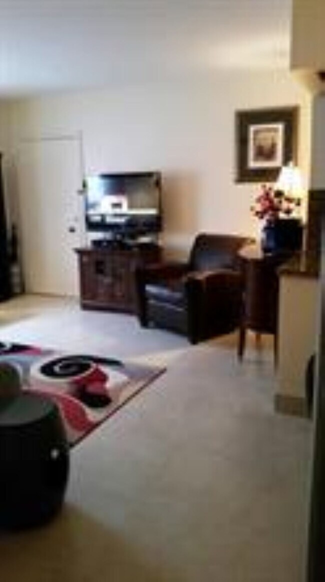 Foto del edificio - 2261 NE 67th St
