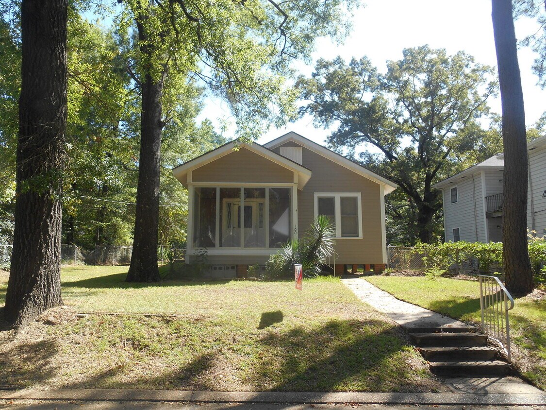 100 Hill St Pineville, LA 71360 Alquileres en Pineville, LA