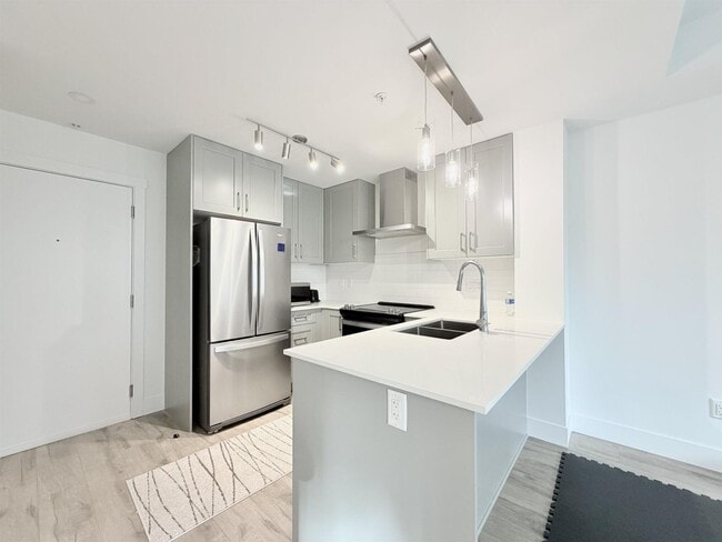 Building Photo - 6338 King George Blvd