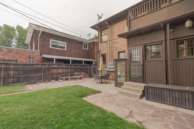 Foto del edificio - 1207 Clayton St