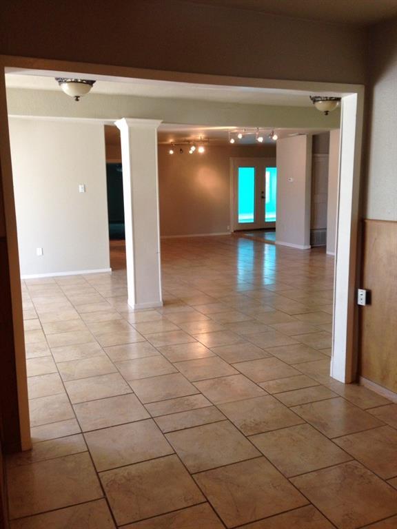Building Photo - 4129 Ocean Dr
