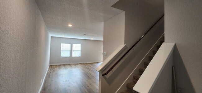 Foto del edificio - CYPRESS TRAILS OFF PRUE RD - 4-bedroom rental home!