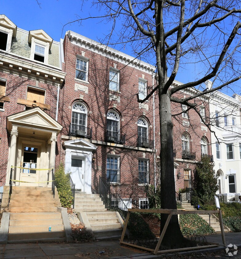 Building Photo - 1831 Wyoming Ave NW