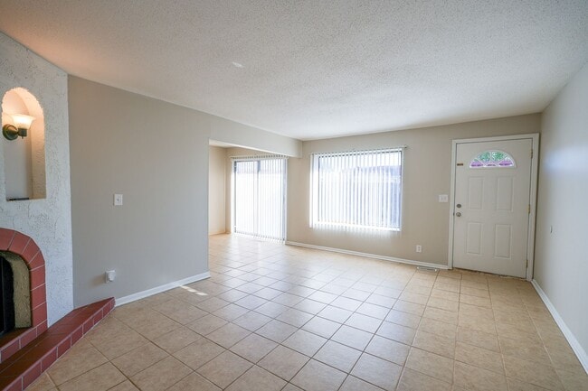 Foto del edificio - 8356 Paso Del Norte Ct