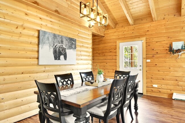 Foto del edificio - 28609 Mountain View Rd