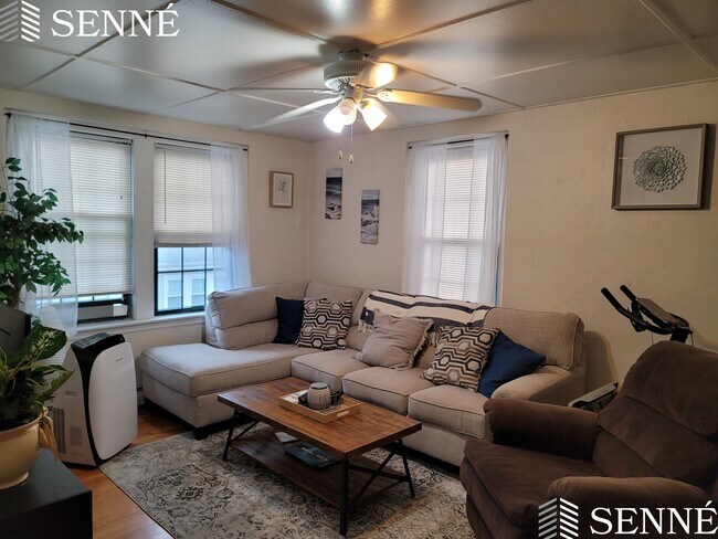 Foto del edificio - 297 Spring Street Ext