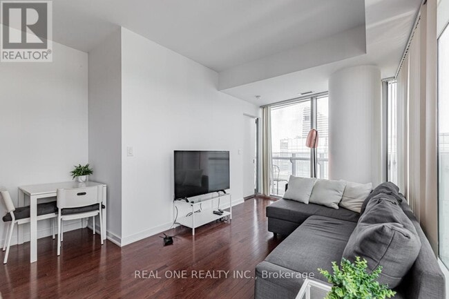 Building Photo - 12 York St