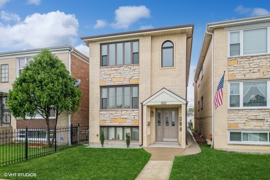 Primary Photo - 8010 W Addison St