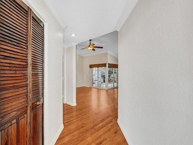Foto del edificio - 1361 Cottonwood Cir