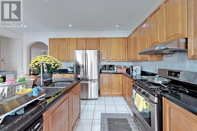 Building Photo - 579 Fred McLaren Blvd