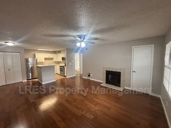 Foto del edificio - 390 Lake Placid Ct