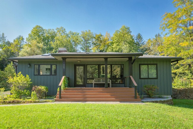 Building Photo - 327 Co Rd 12