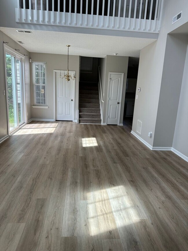Foto del edificio - Plantation Woods  in Chesapeake 3 BR, 2.5 BA, 2 Car Garage