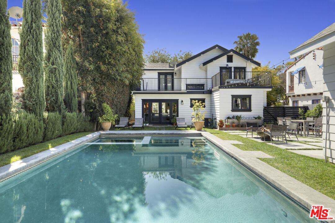 Foto principal - 4947 Ambrose Ave