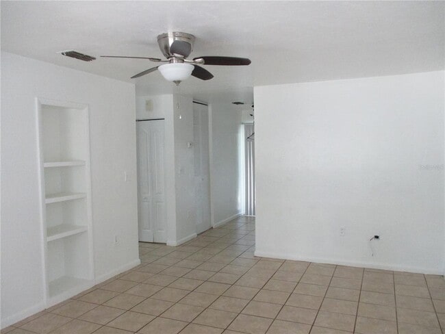 Building Photo - 1048 SW 6th Dr