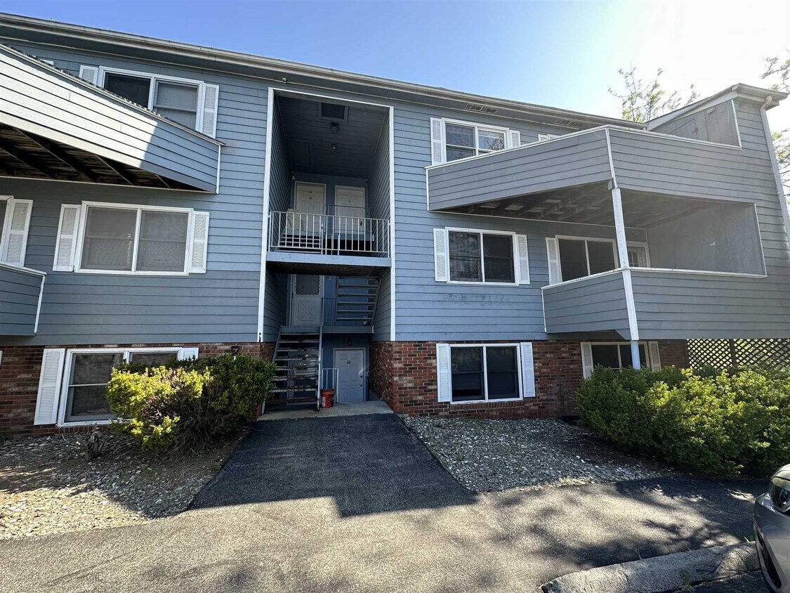 Primary Photo - 216 WEST Rd