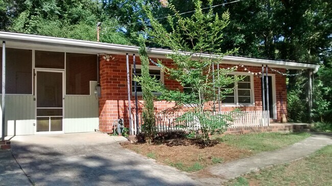 Foto del edificio - Two Bedroom One Bath in Normaltown