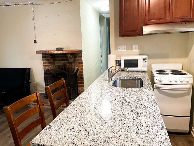 Building Photo - 1501 Key Blvd