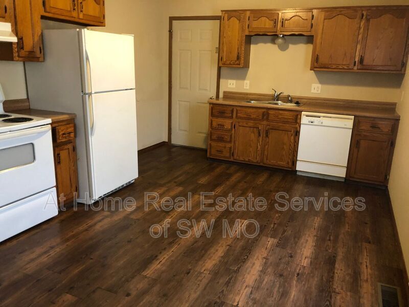 2005 E Cairo St Unit B, Springfield, MO 65802 Condo for Rent in