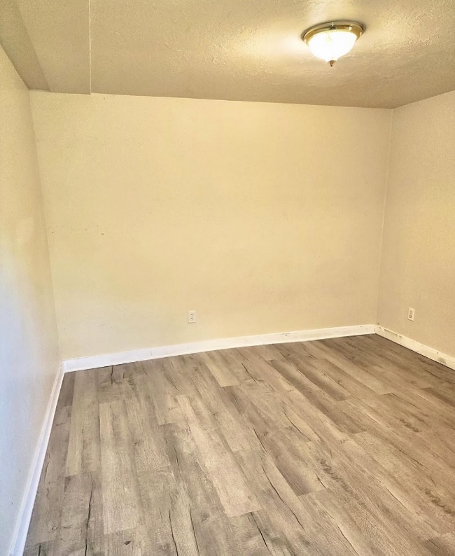 Foto del edificio - 2828 E 15th St