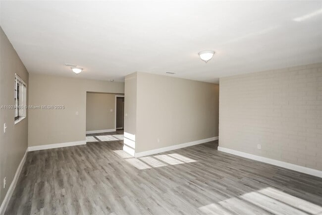 Foto del edificio - 5835 SW 117th Ave