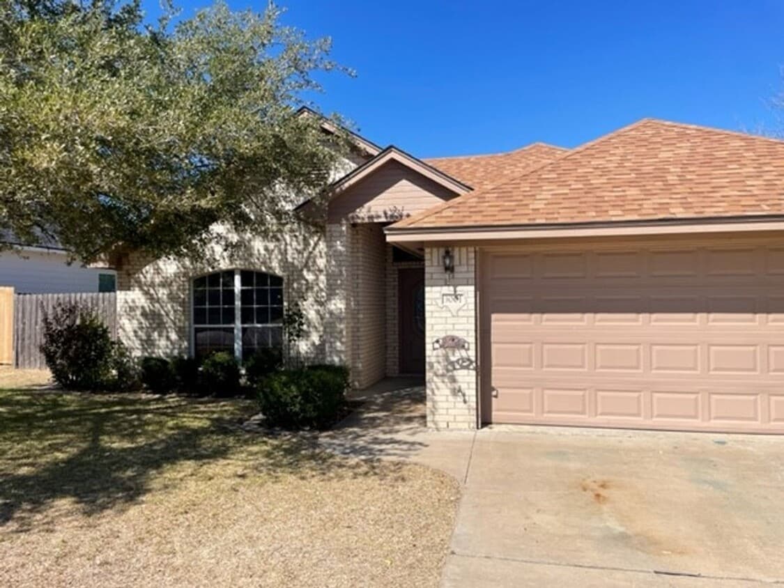 Primary Photo - Beautiful home in Robinson ISD