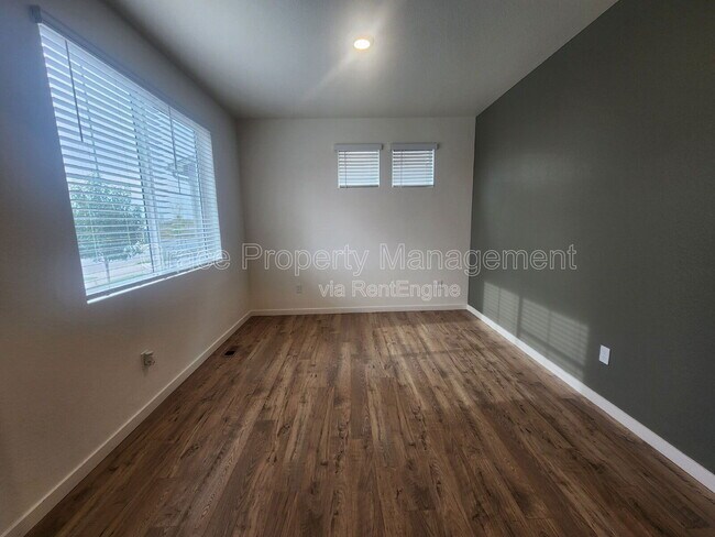 Foto del edificio - 508 Ledge St