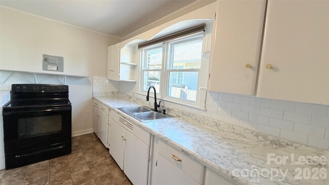 Foto del edificio - 216 Sylvania Ave