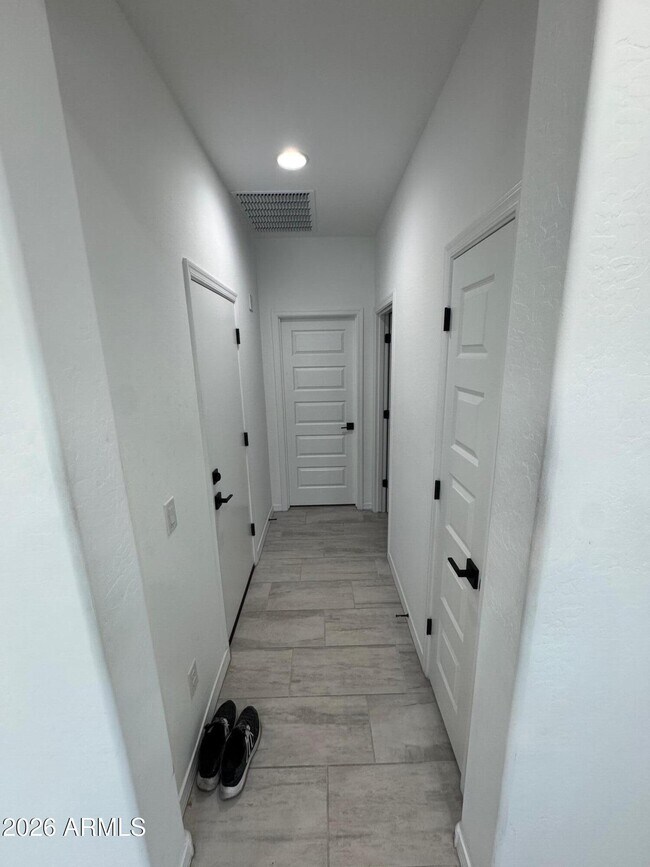 Foto del edificio - 10275 W Amelia Ave