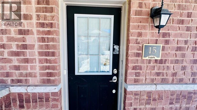 Photo du bâtiment - 420 Linden Dr