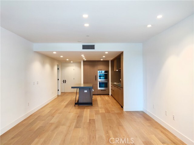 Building Photo - 10777 Wilshire Blvd