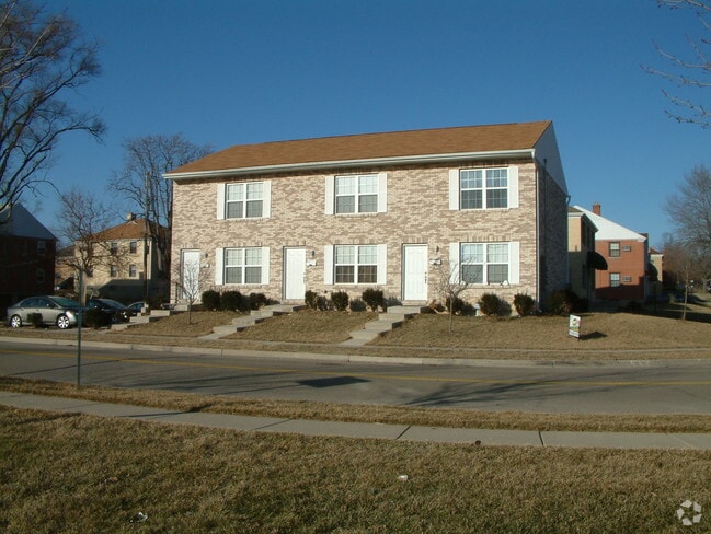 Building Photo - 2235 San Rae Dr