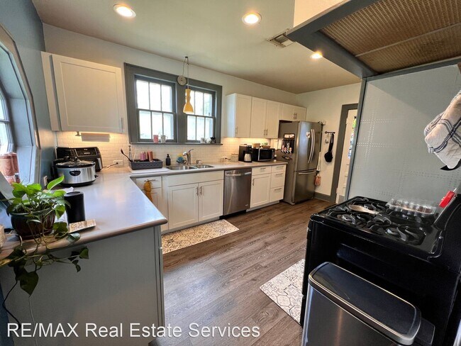 Building Photo - 2 br, 1 bath House - 257 Leo