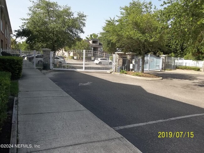 Foto del edificio - 9505 Armelle Way
